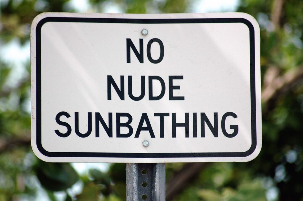 no sunbathing sign 
